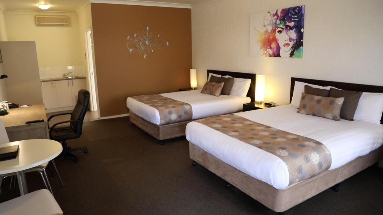 Blazing Stump Motel & Suites Wodonga Exterior photo