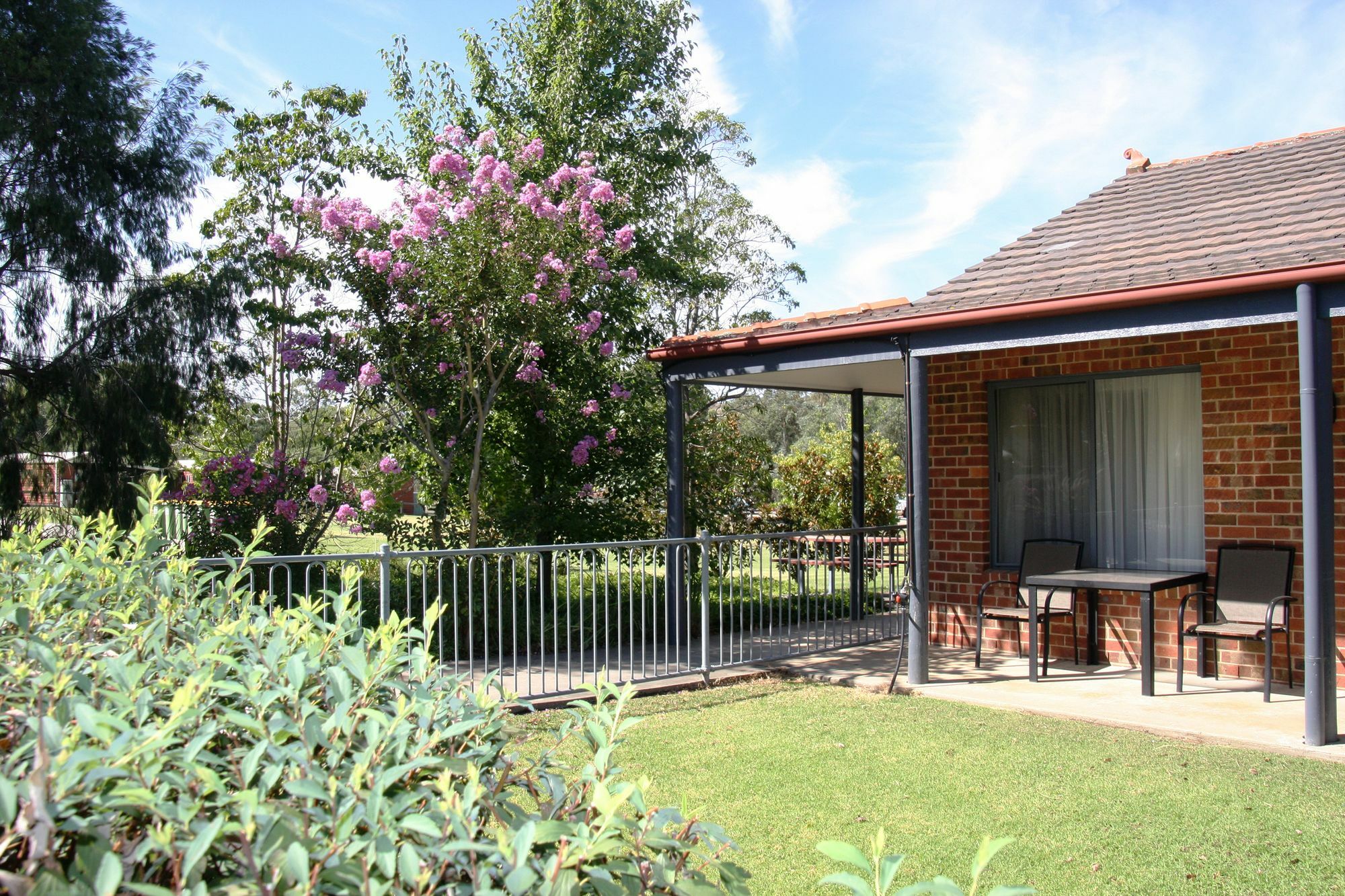 Blazing Stump Motel & Suites Wodonga Exterior photo